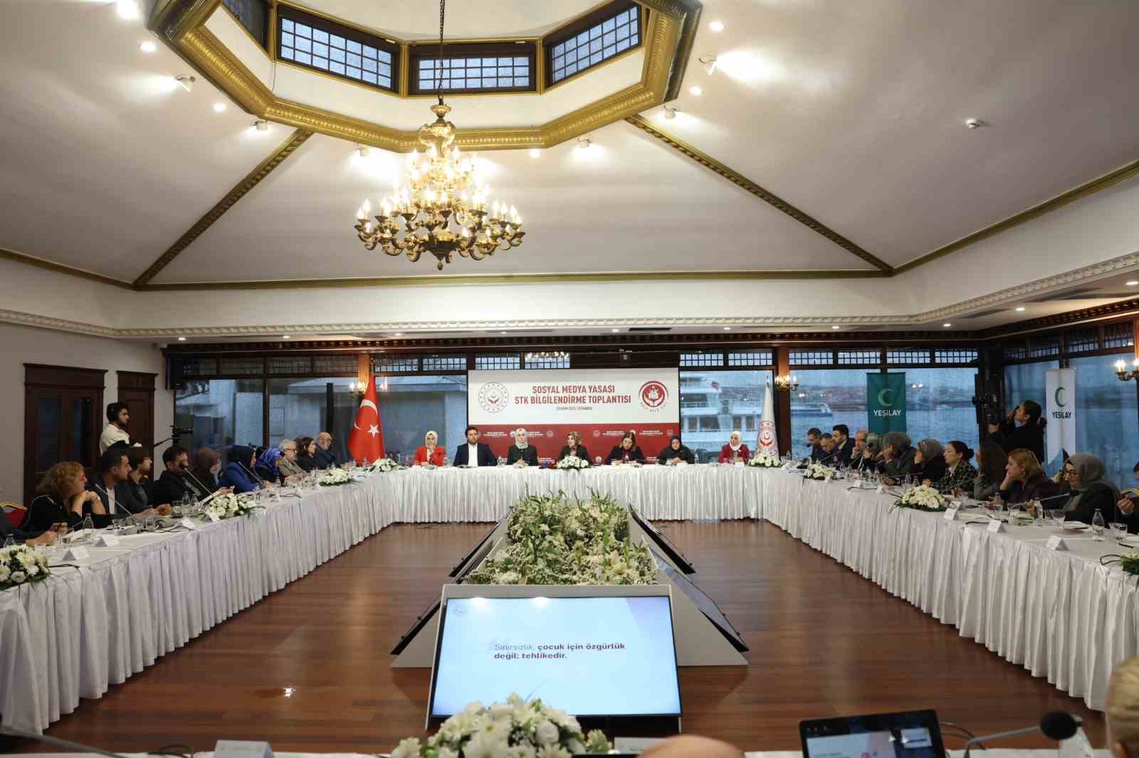bakan goktas sosyal medya duzenlemesi icin stk temsilcileriyle bir araya geldi 2 wLWwYk6O