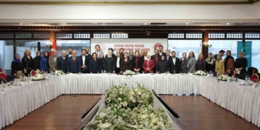 bakan-goktas-sosyal-medya-duzenlemesi-icin-stk-temsilcileriyle-bir-araya-geldi-jZVX7vLv.jpg