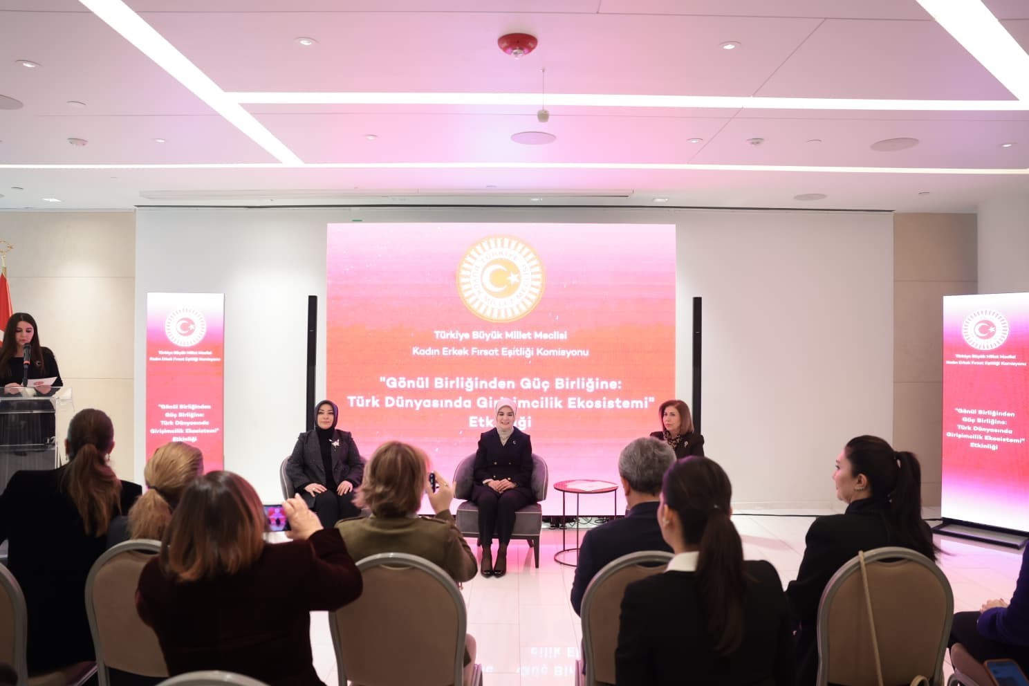 bakan goktas turkiye olarak aileyi koruyan kadinlar ve kiz cocuklari icin guvenligi ve adalete YMNakWsD