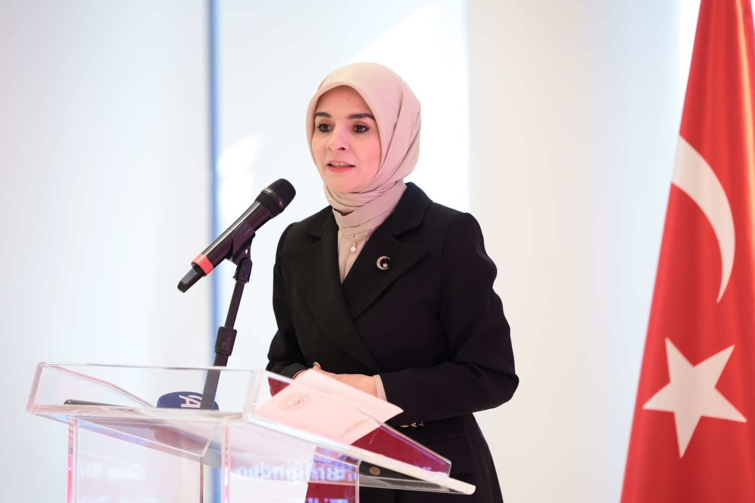 bakan goktas turkiye olarak aileyi koruyan kadinlar ve kiz cocuklari icin guvenligi ve adalete rsbRda8P
