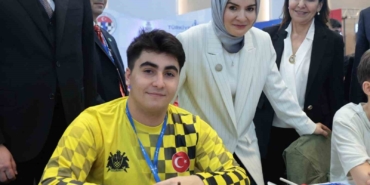 bakan-goktas-turkiye-yildizlar-satranc-sampiyonu-olan-topuzu-tebrik-etti-9IkiS6Bp.jpg