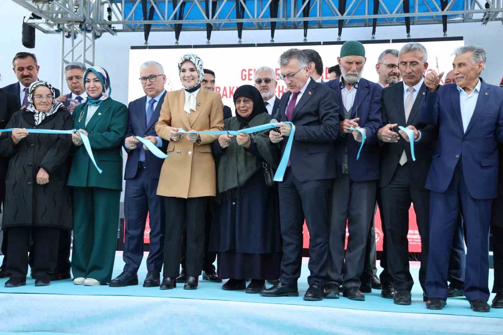 bakan goktas turkiyede 486 kamu ve ozel huzurevinde 30 bin 279 yaslimiz yatili bakim IwPaCLvW
