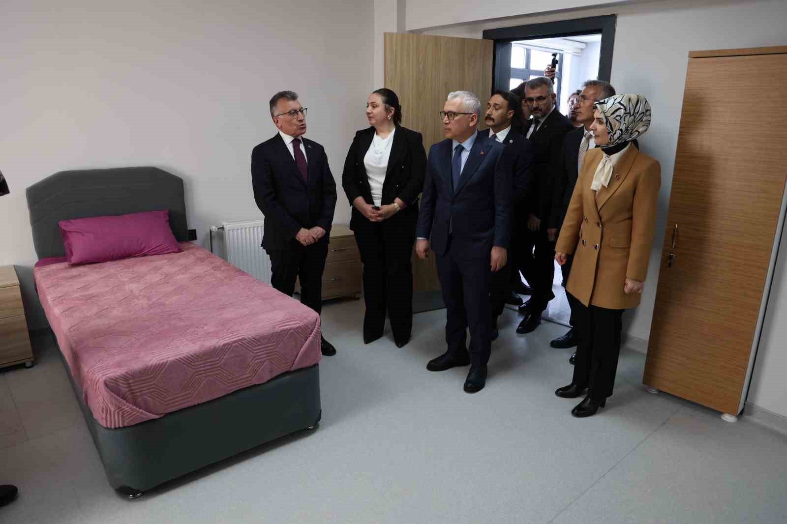 bakan goktas turkiyede 486 kamu ve ozel huzurevinde 30 bin 279 yaslimiz yatili bakim Uu3aV4OP
