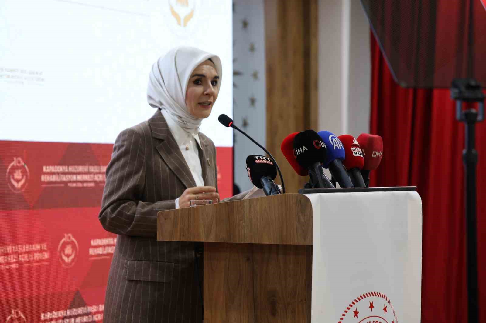 Bakan Göktaş "Yaşlılara yönelik hizmetleri bütüncül bir yaklaşımla sürdürüyoruz" 5 bakan goktas yaslilara yonelik hizmetleri butuncul bir yaklasimla surduruyoruz 1 YucK39Li