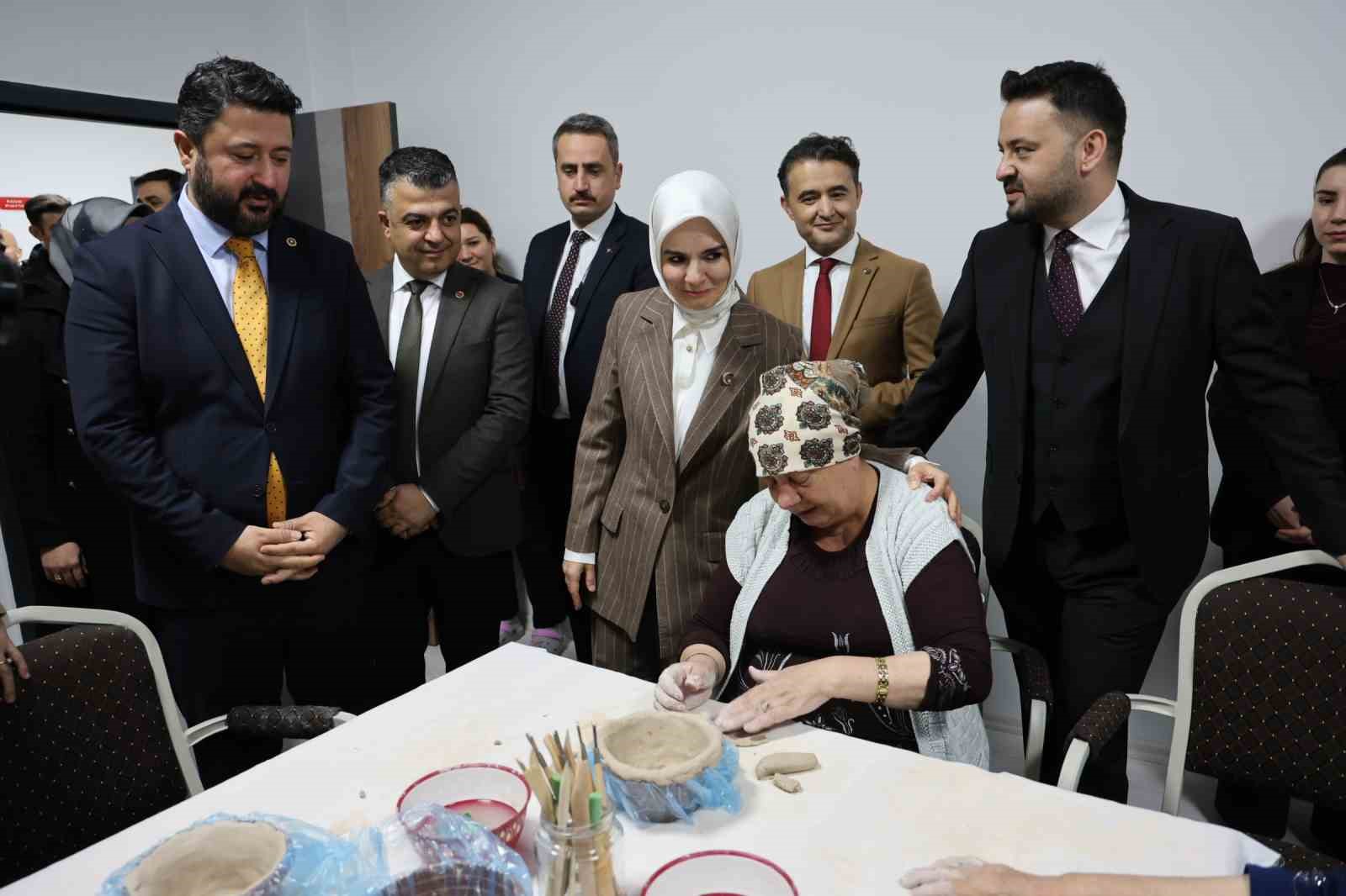 Bakan Göktaş "Yaşlılara yönelik hizmetleri bütüncül bir yaklaşımla sürdürüyoruz" 8 bakan goktas yaslilara yonelik hizmetleri butuncul bir yaklasimla surduruyoruz 4 jQtmwAZE
