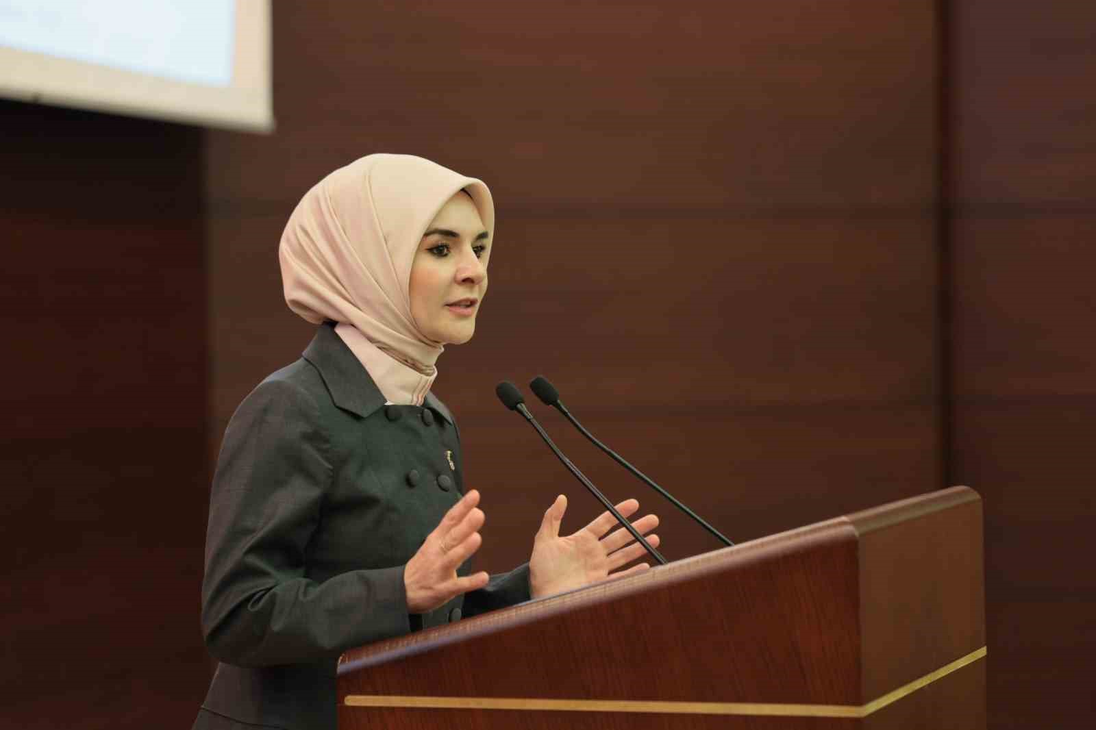 bakan goktas yaslilik alanindaki calismalarimizi gelecegin turkiyesini hazirlayan stratejik bir politika alani olarak ele PcyQRFNK