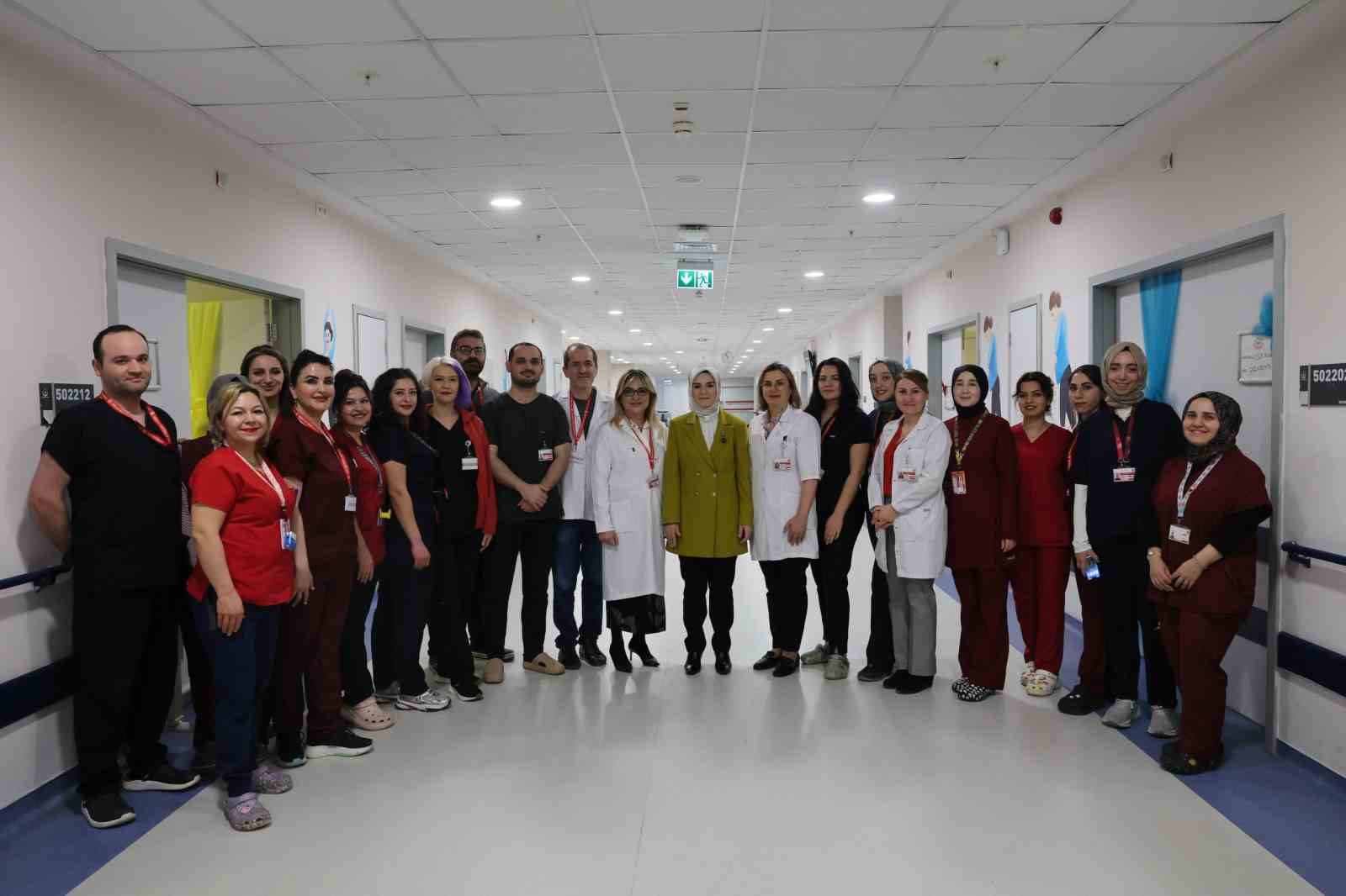 bakan goktas yeni dogan bebekler ve ailelerini ziyaret etti 4 hvblVkfI