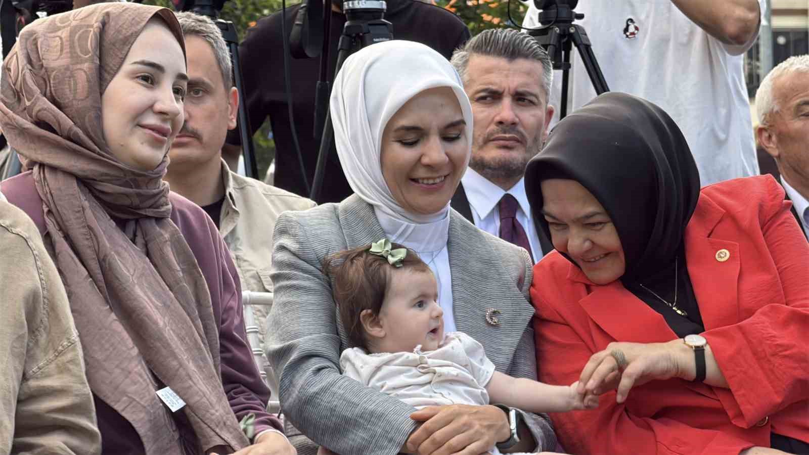 Bakan Göktaş’ın Eskişehir mesaisine damga vuran sevimli misafirler 4 bakan goktasin eskisehir mesaisine damga vuran sevimli misafirler 0 Ljv3j8pt