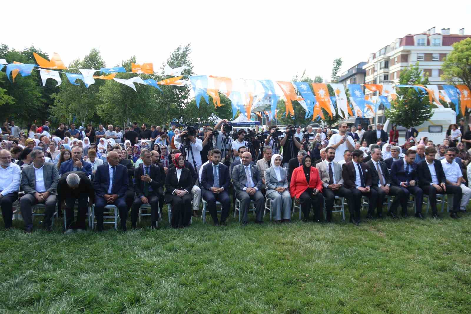 Bakan Göktaş’ın Eskişehir mesaisine damga vuran sevimli misafirler 13 bakan goktasin eskisehir mesaisine damga vuran sevimli misafirler 9 63Pwq59Y