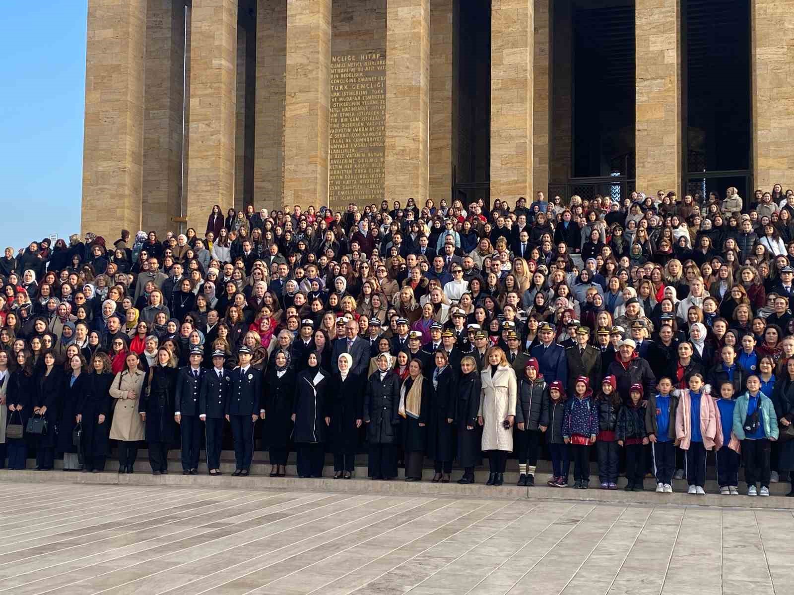 bakan goktastan anitkabire ziyaret 1
