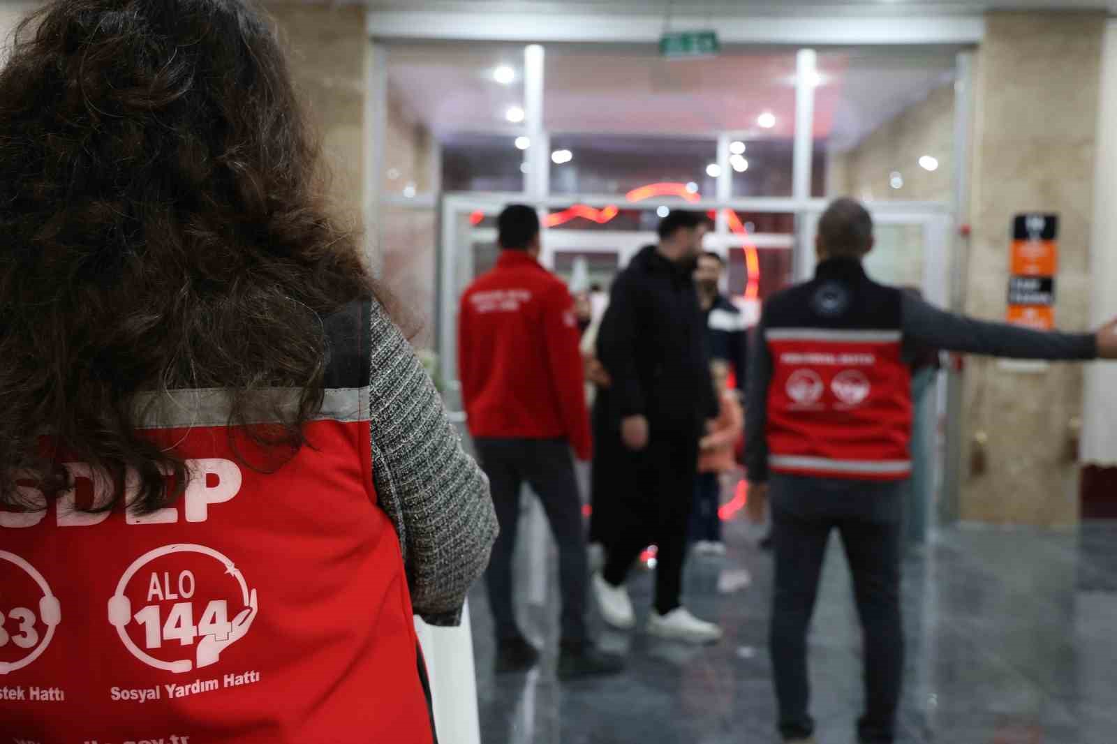 bakan goktastan elazigdaki genc ciftlere surpriz telefon 51 milyon tllik dev destek 2 PU8cNQqX