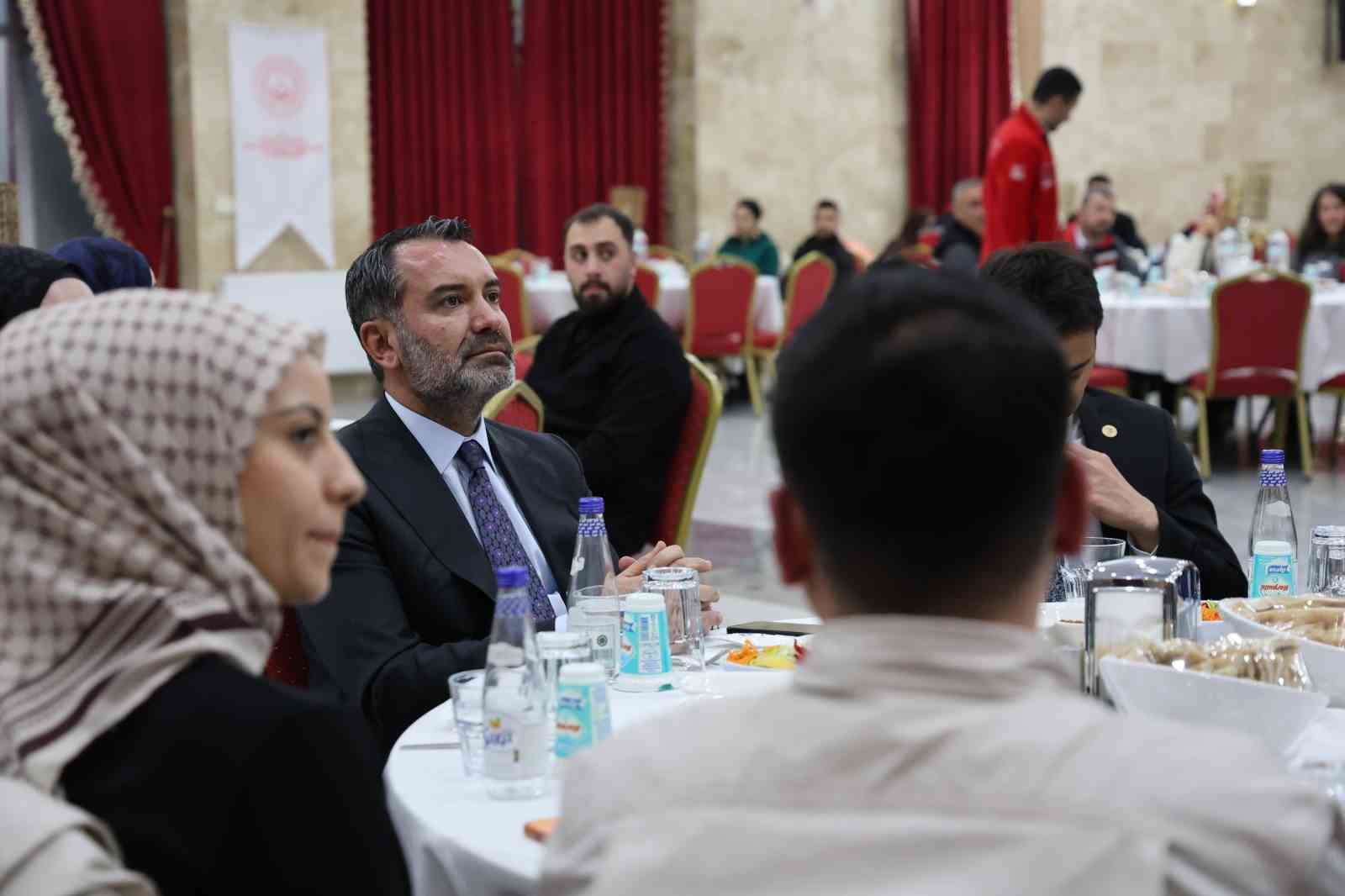bakan goktastan elazigdaki genc ciftlere surpriz telefon 51 milyon tllik dev destek 6 l2gIvvkB