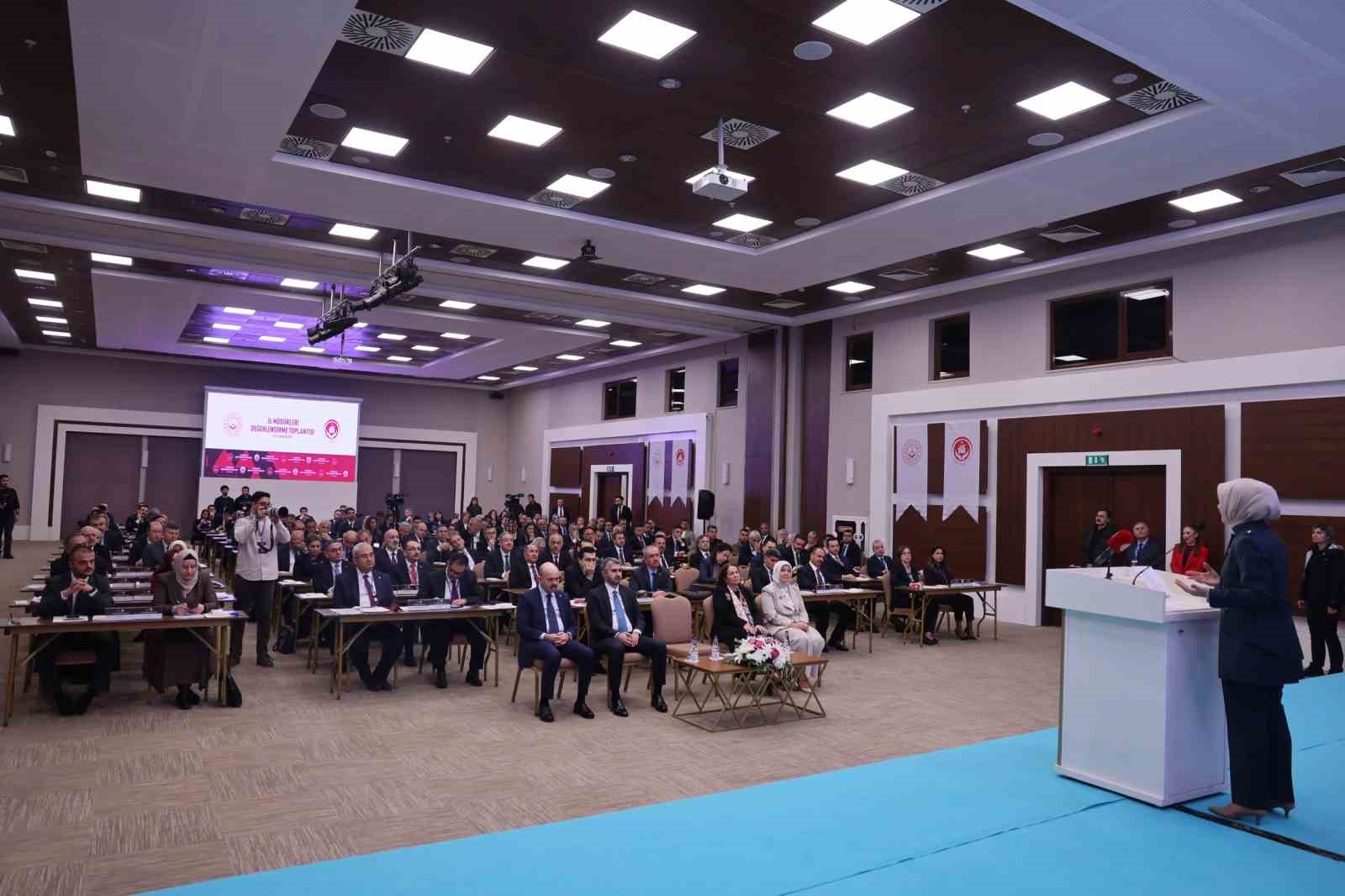 bakan goktastan il mudurlerine saha odakli yonetim uyarisi 4 eSsmYqBf