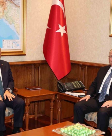bakan-guler-azerbaycan-buyukelcisi-memmedovu-kabul-etti-jtjZbCeh.jpg