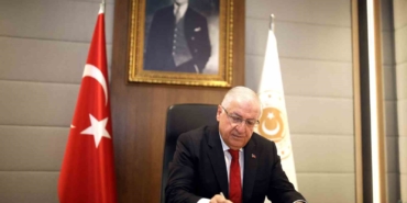 bakan-guler-babalar-karsiliksiz-sevgileriyle-cocuklarinin-sigindigi-guvenli-bir-limandir-hdz4ORZg.jpg