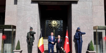 bakan-guler-belcika-savunma-ve-dis-ticaret-bakani-francken-ile-bir-araya-geldi-Uuh1ZSwO.jpg