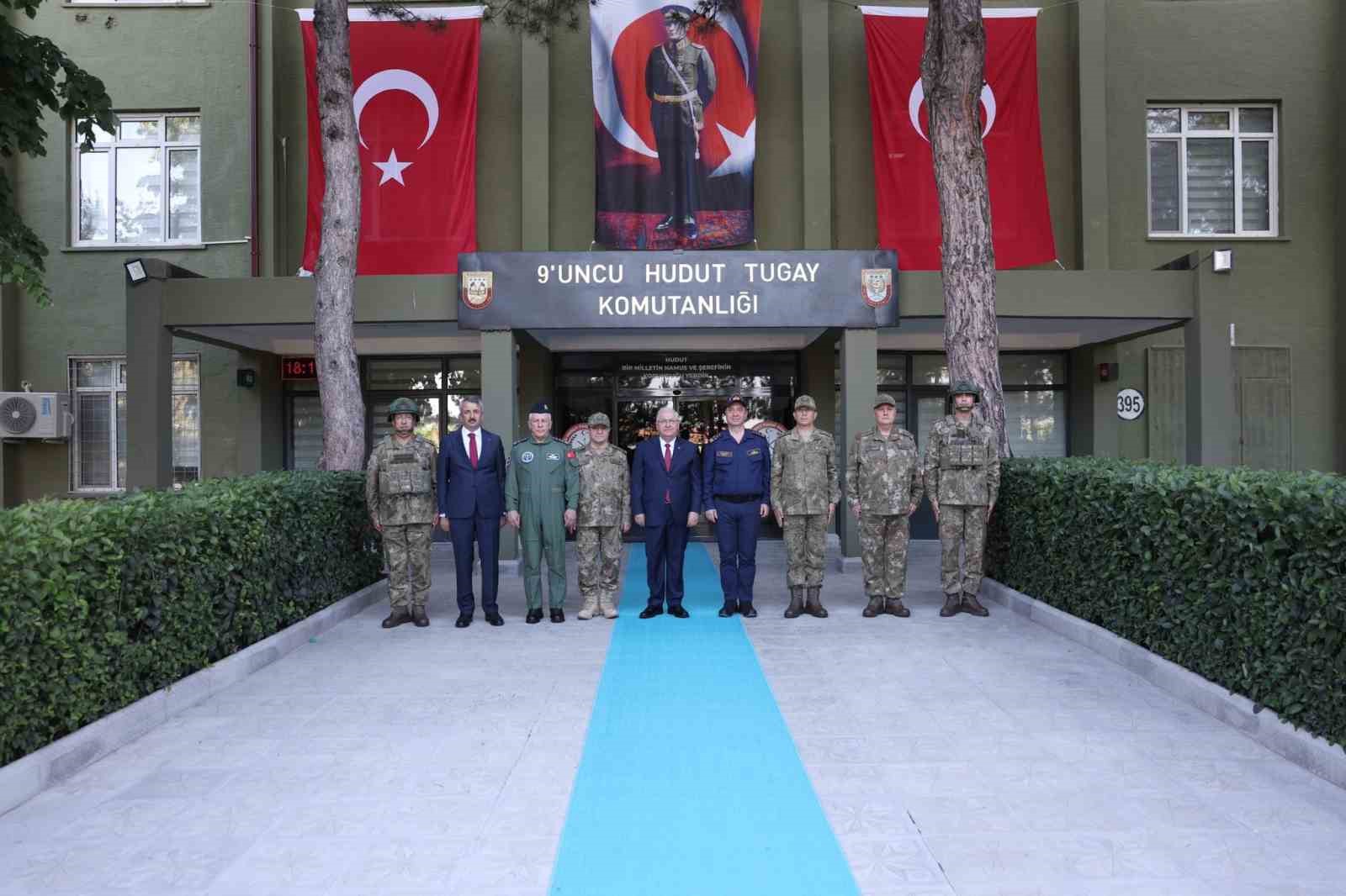 bakan guler edirnede mehmetcikle bayramlasti 1 XcSHvuIf