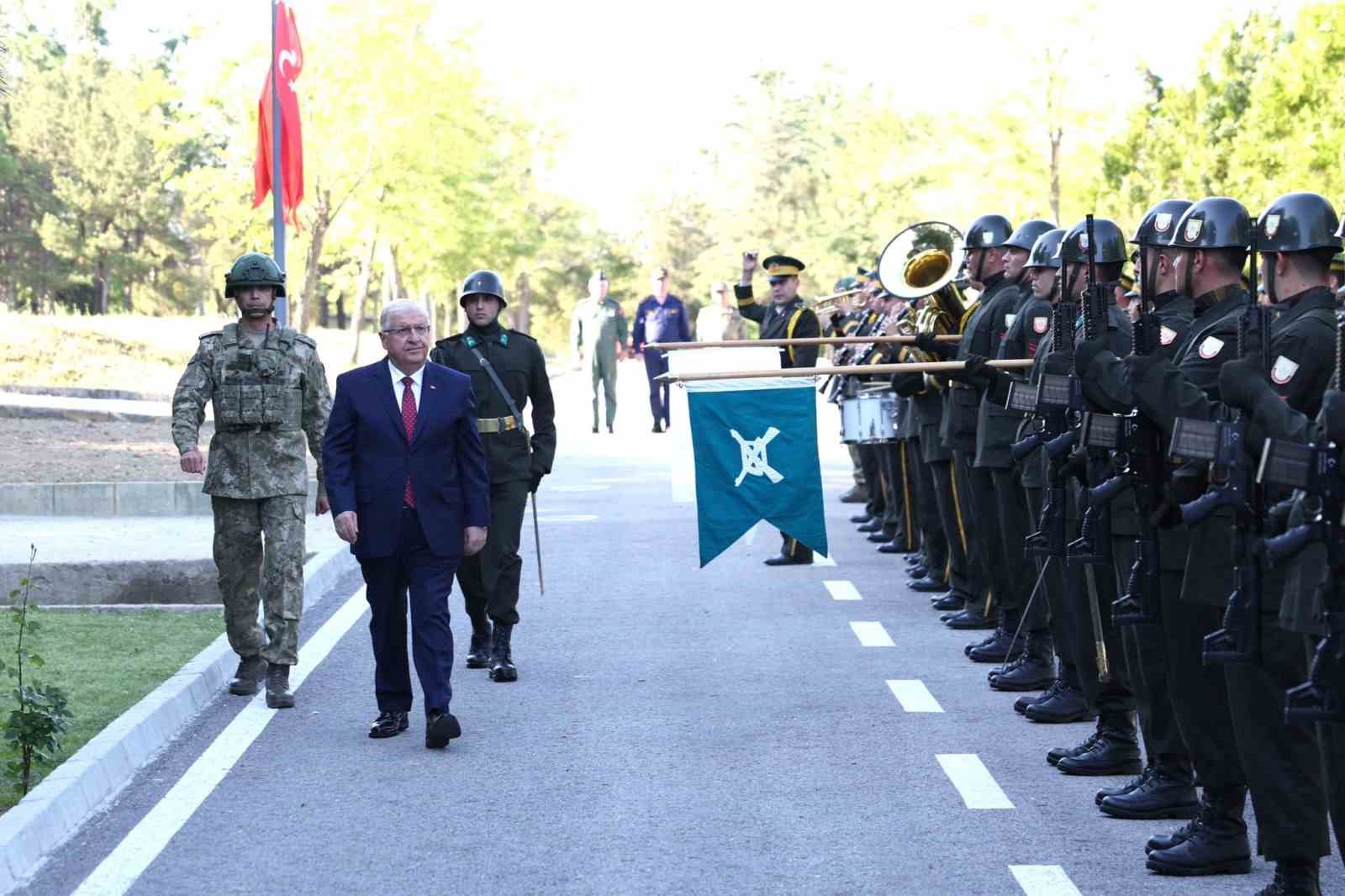 bakan guler edirnede mehmetcikle bayramlasti 3 NpAtmatA