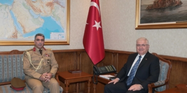 bakan-guler-irakin-ankara-asker-atasesini-kabul-etti-KVxsuqCs.jpg