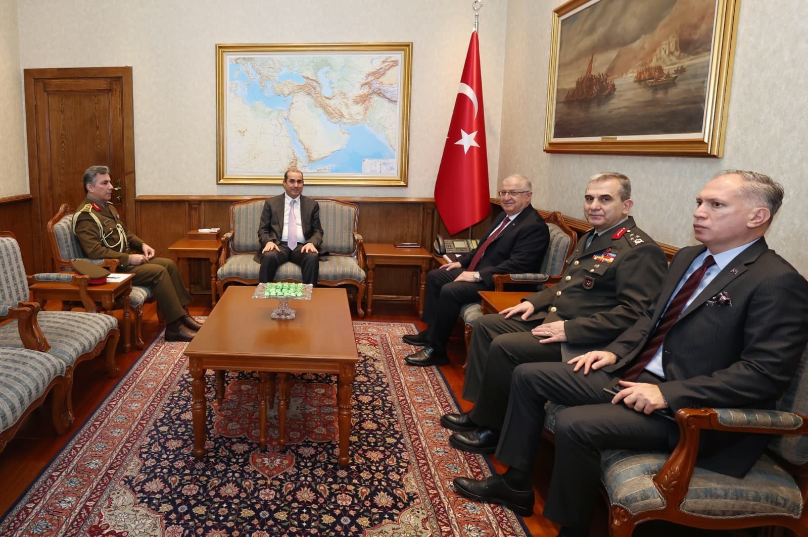 bakan guler irakin ankara buyukelcisi al lachmawiyi kabul etti 1 YHyyTbq2