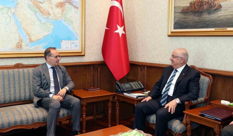 bakan-guler-italyanin-ankara-buyukelcisi-manzoyu-kabul-etti-g44mvsRB.jpg