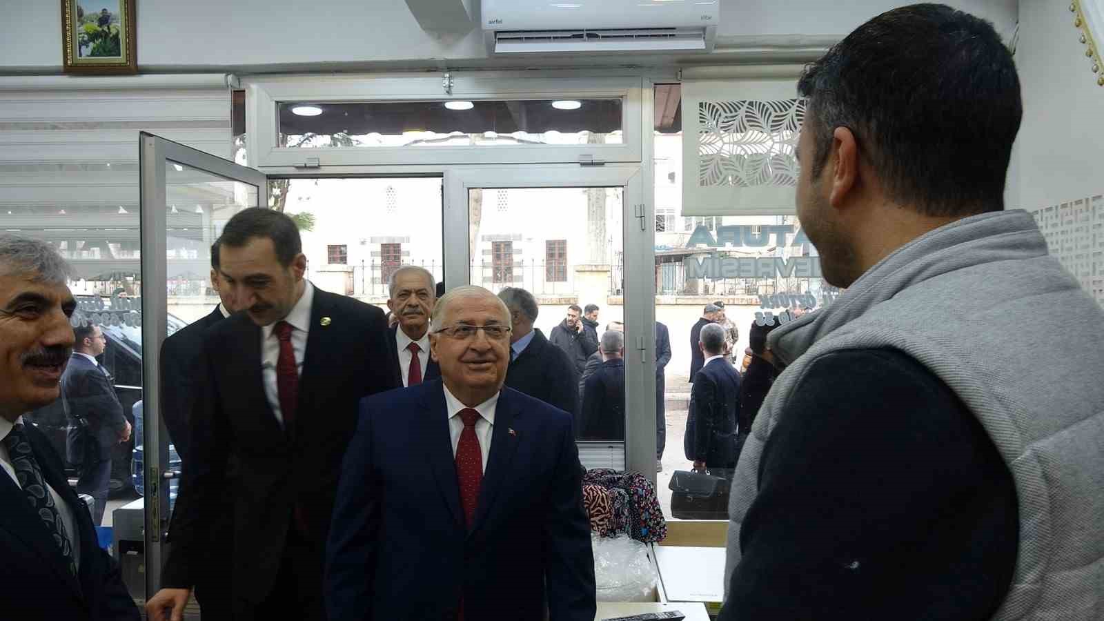 bakan guler kiliste esnaf ve vatandaslarla bir araya geldi 1 zOAKn481