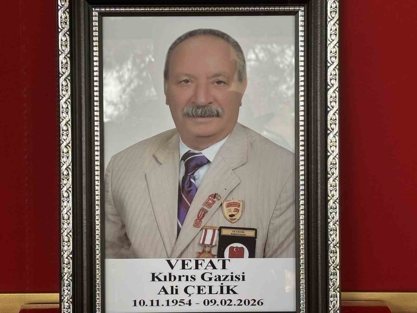 bakan guler kiliste kibris gazisinin cenazesine katildi 4 2U5RfygN