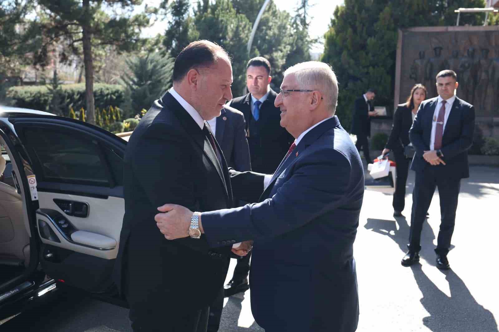 bakan guler kktc meclis baskani ozturkler ile gorustu 1