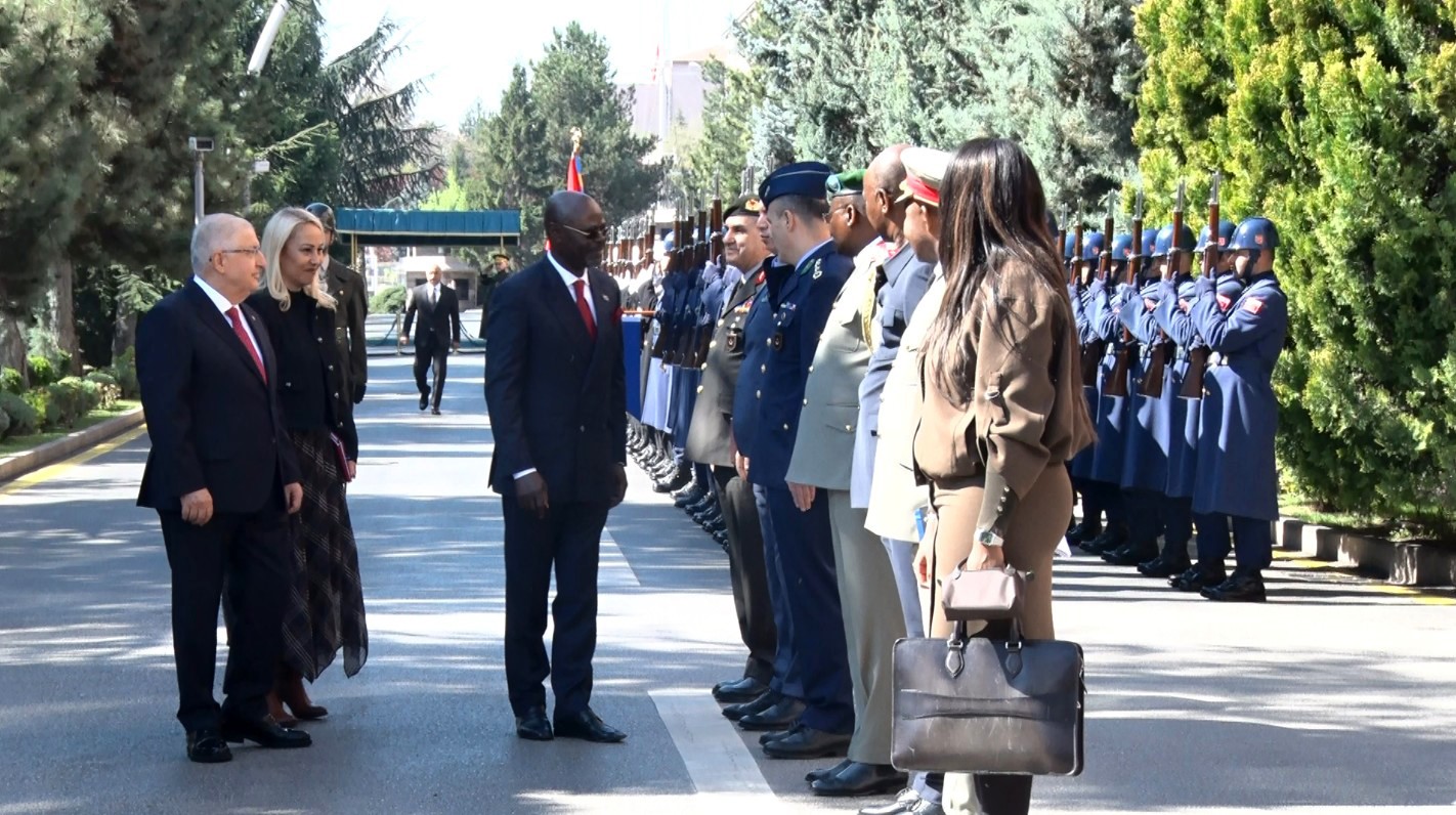 Bakan Güler, Kongo Demokratik Cumhuriyeti Cumhurbaşkanı Yardımcısı Muadiamvita ile görüştü 5 bakan guler kongo demokratik cumhuriyeti cumhurbaskani yardimcisi muadiamvita ile gorustu 1 nbM8eiha