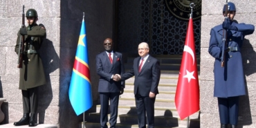 bakan-guler-kongo-demokratik-cumhuriyeti-cumhurbaskani-yardimcisi-muadiamvita-ile-gorustu-pxDC3SH4.jpg