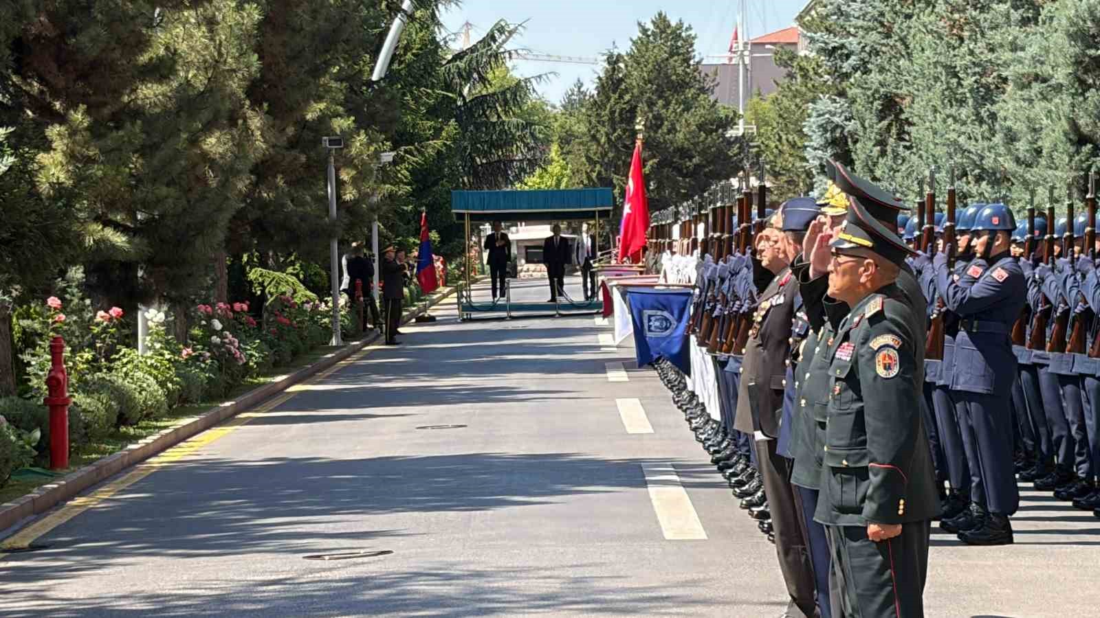 Bakan Güler, Moğolistan Savunma Bakanı Damba ile bir araya geldi 7 bakan guler mogolistan savunma bakani damba ile bir araya geldi 3 vG6PIbLJ