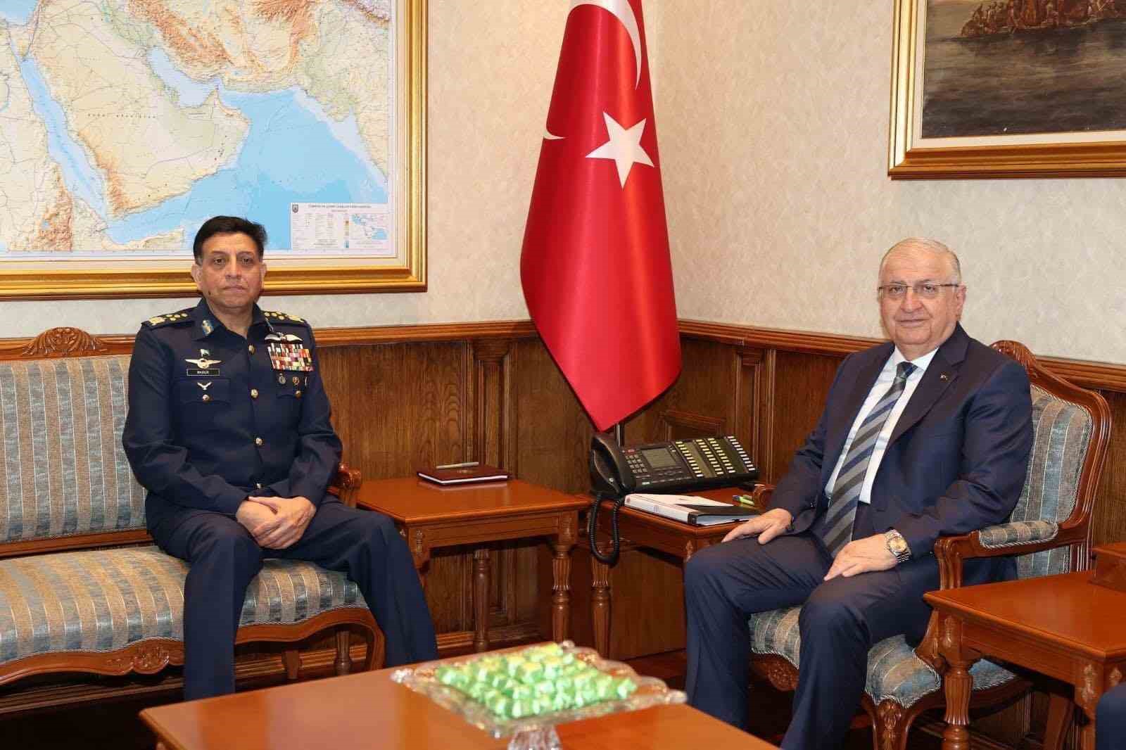 bakan guler pakistan hava kuvvetleri komutani orgeneral sidhuyu kabul etti 1 ASVIOPh8