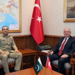 bakan-guler-pakistan-savunma-kuvvetleri-komutani-maresal-muniri-kabul-etti-u8eP4YRh.jpg