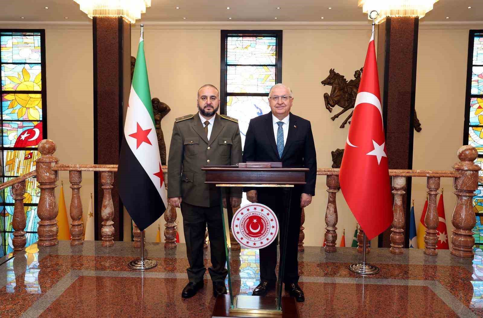 bakan guler suriyeli mevkidasi ebu kasra ile gorustu 1 hnTe1eif