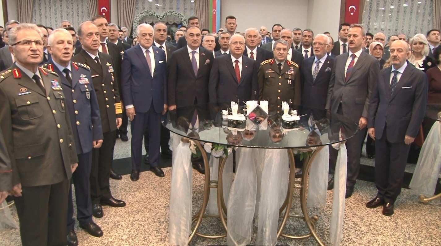 Bakan Güler: "Türk ve Azerbaycan Silahlı Kuvvetleri artık yalnızca dost değil, kader birliği yapmış iki ordudur" 6 bakan guler turk ve azerbaycan silahli kuvvetleri artik yalnizca dost degil kader birligi yapmis EfbiRfz6