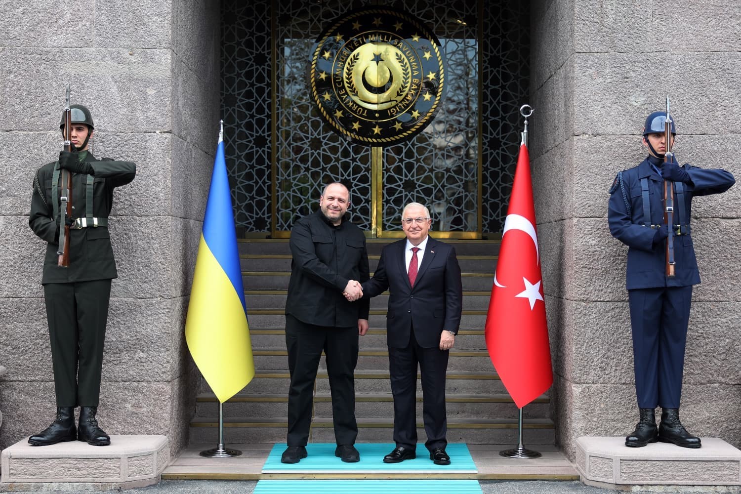 Bakan Güler, Ukrayna Milli Güvenlik ve Savunma Konseyi Sekreteri Umerov ile bir araya geldi 5 bakan guler ukrayna milli guvenlik ve savunma konseyi sekreteri umerov ile bir araya pffw6gA8