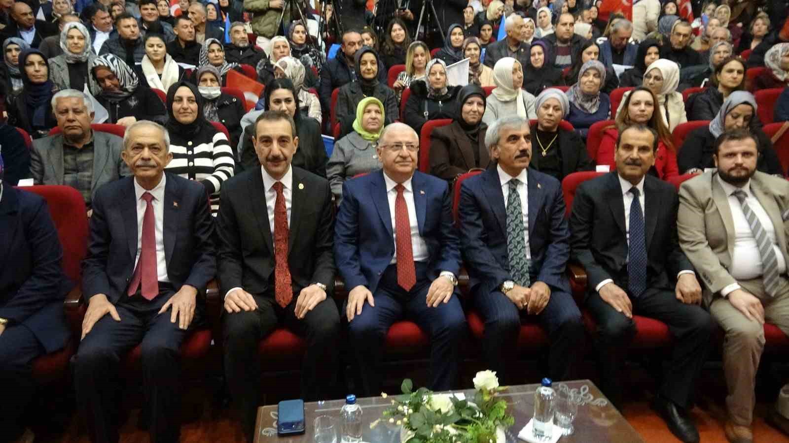 bakan guler ypgpydsdg teror orgutunun silahli unsurlarini feshederek devlet kurumlarina entegre olmasi tek cikar LgWacBQ4