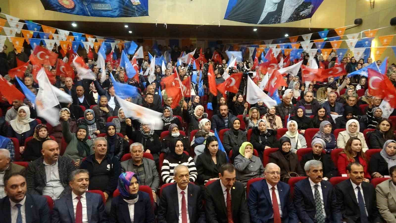 bakan guler ypgpydsdg teror orgutunun silahli unsurlarini feshederek devlet kurumlarina entegre olmasi tek cikar