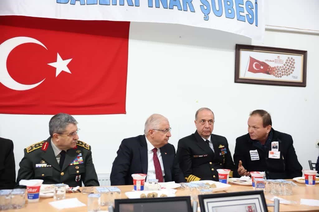 bakan gulerden sehit ailelerine ziyaret 0 SLbH2tRV