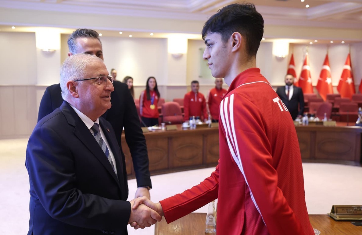 bakan gulerden tekvando milli takimina tebrik 2 kQgDVpIh