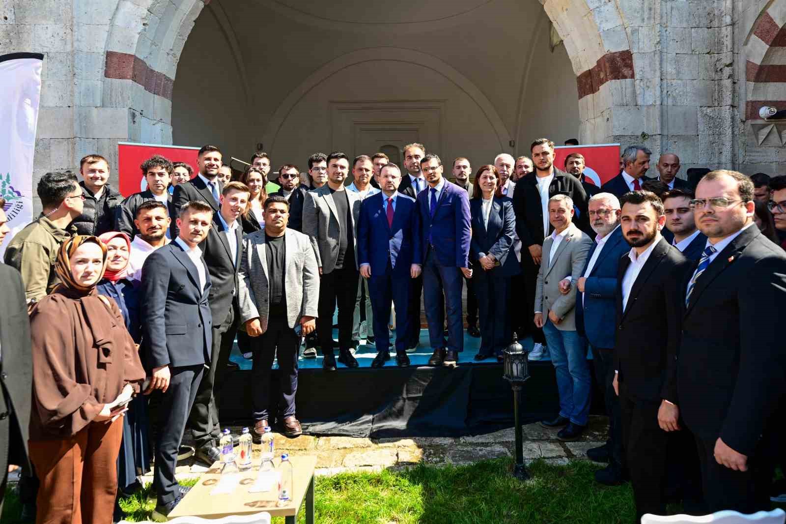 bakan gurlek edirnede genclerle bulustu adaleti hizlandirmak en buyuk hedefimiz 4 PXaDVaZy