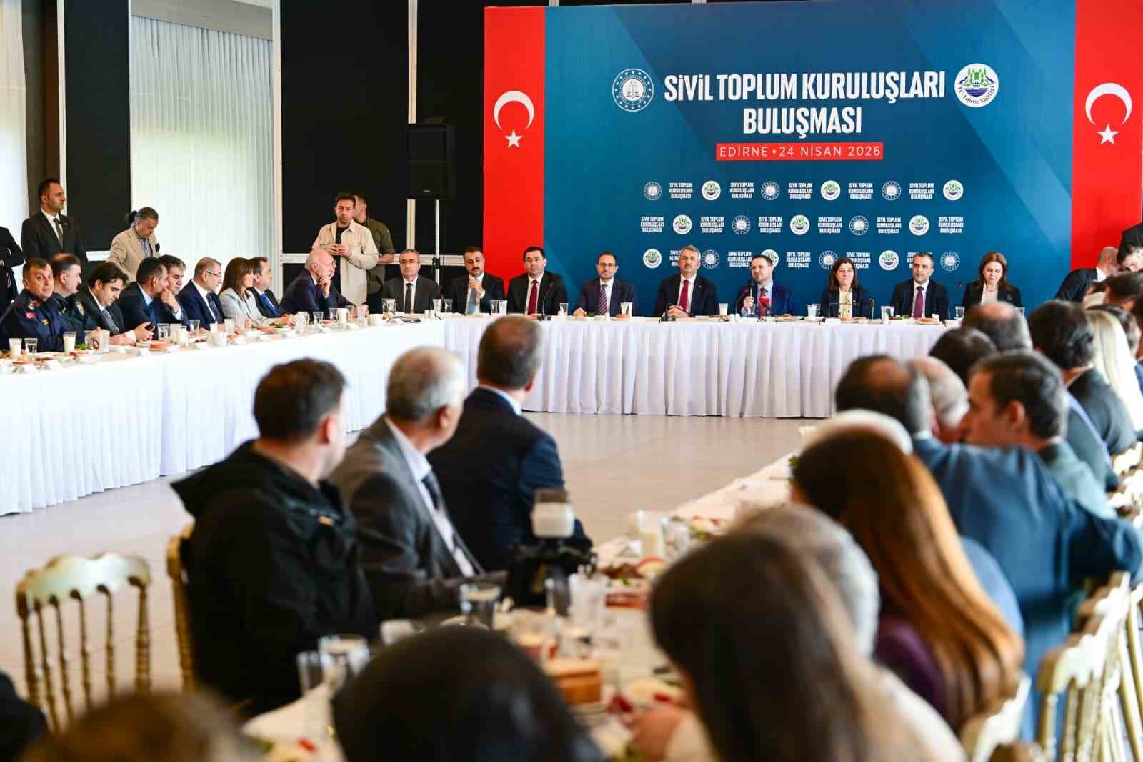 bakan gurlek edirnede stk temsilcileriyle bir araya geldi biz il ziyaretlerine cok onem veriyoruz