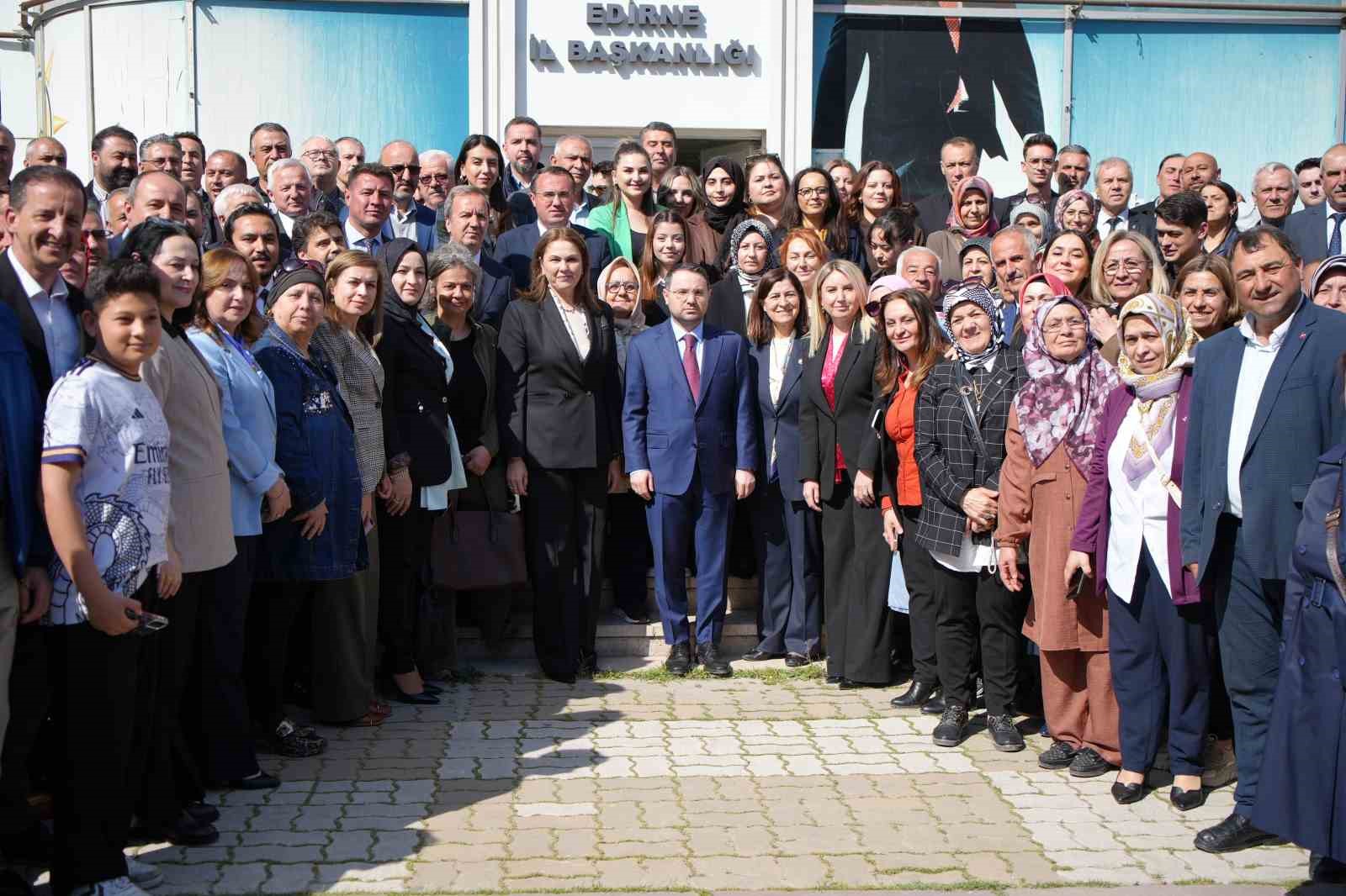 Bakan Gürlek Edirne’de temaslarını sürdürüyor 6 bakan gurlek edirnede temaslarini surduruyor 2 YTwzl1bw
