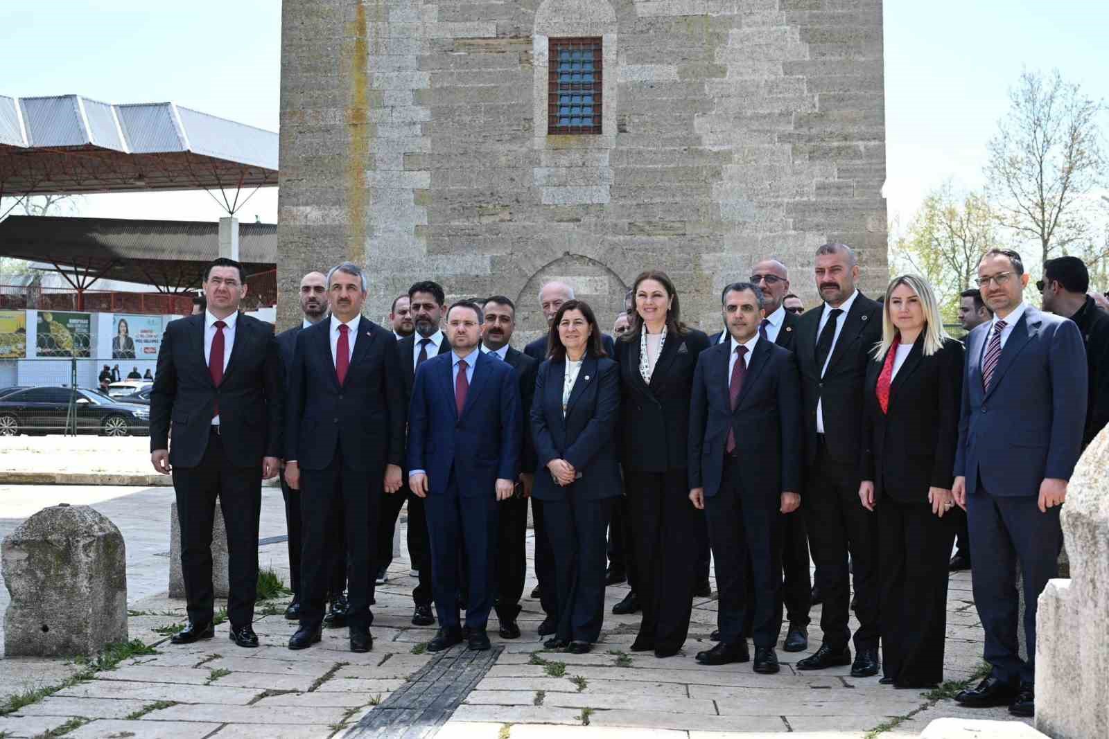 Bakan Gürlek Edirne’de temaslarını sürdürüyor 7 bakan gurlek edirnede temaslarini surduruyor 3 5cELyYqg