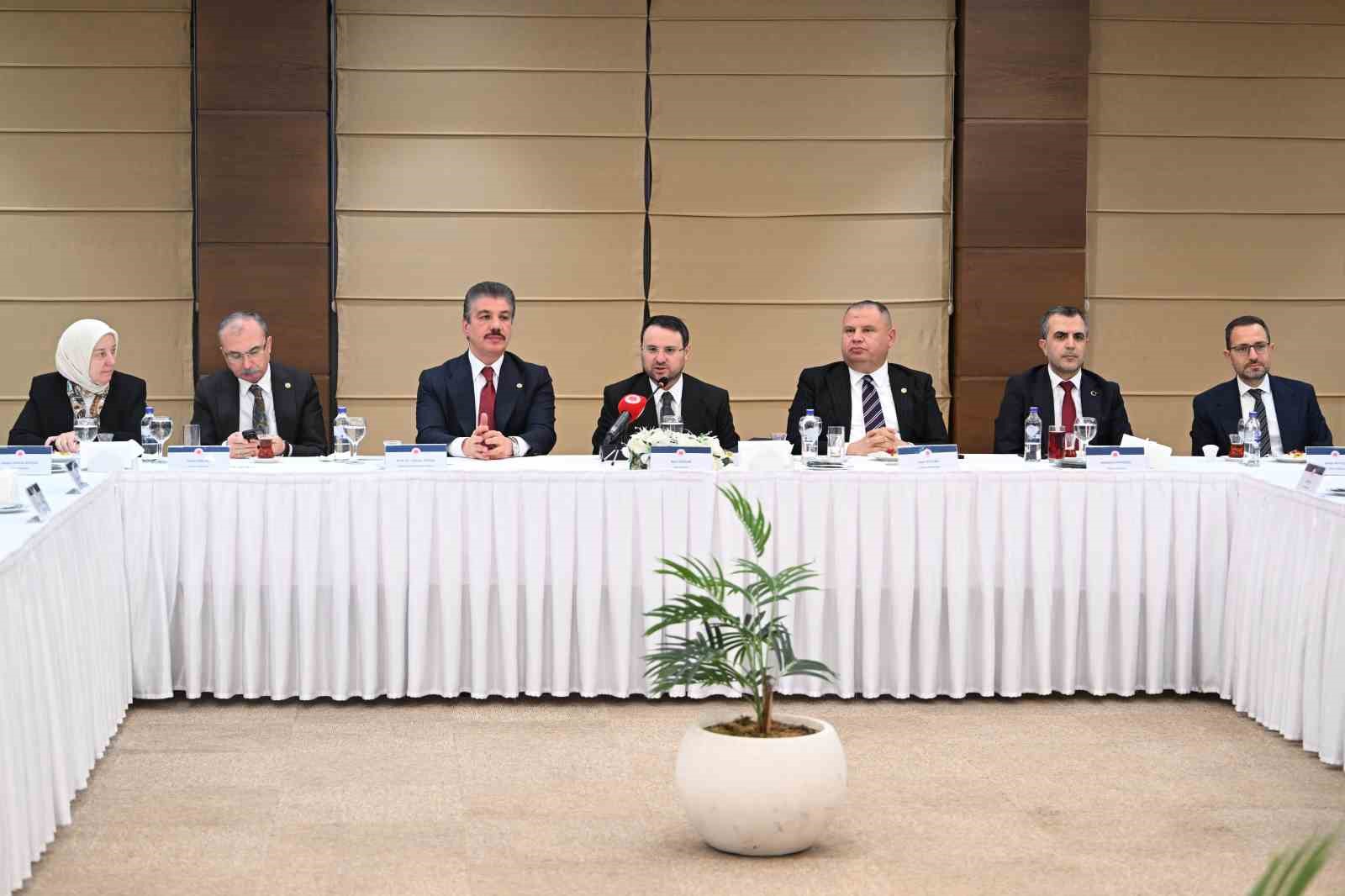 bakan gurlek izmir ankara ve istanbulda bir irtibat burosu kuracagiz 0