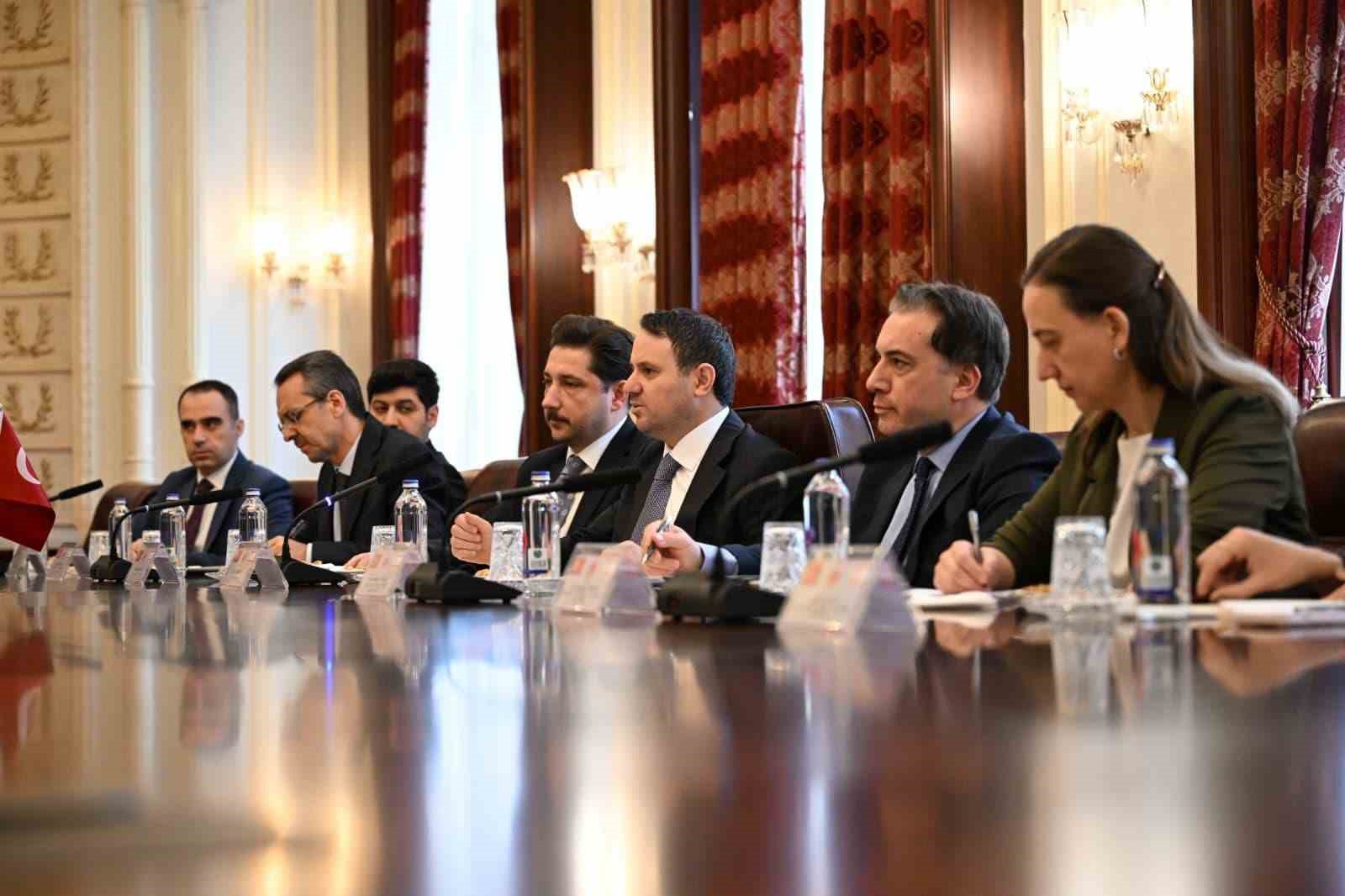 bakan gurlek kktc icisleri bakani oguz ile bir araya geldi 2 EuWrbhsU