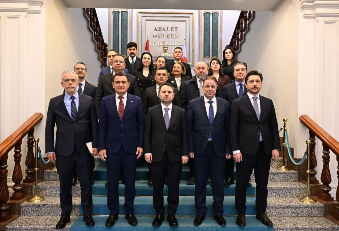 bakan gurlek kktc icisleri bakani oguz ile bir araya geldi 3 XtvFUzgS