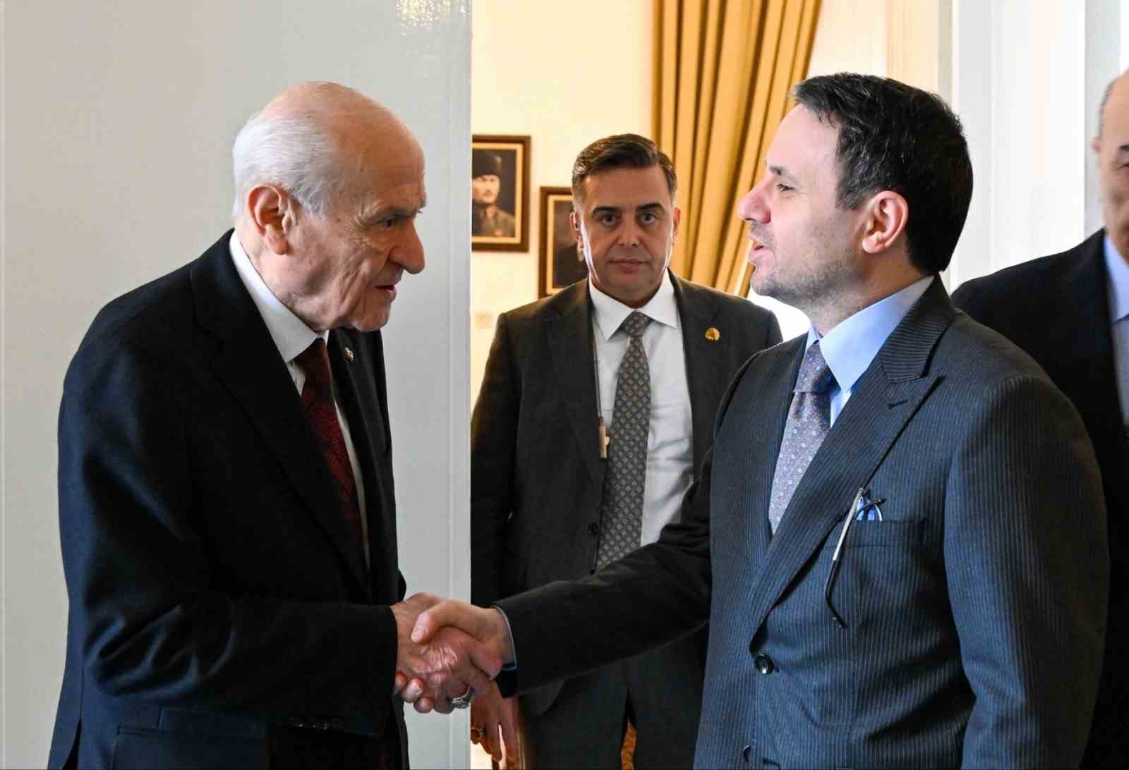bakan gurlek mhp lideri bahceliyi ziyaret etti 0 bjy9f1Db