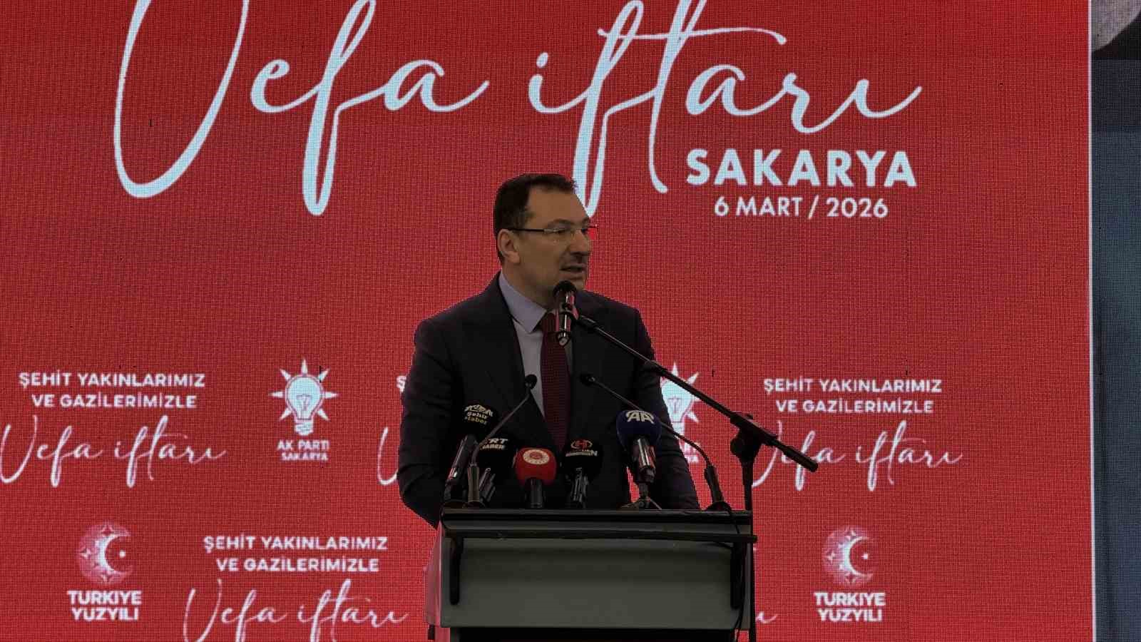 bakan gurlek sehitlerimiz bu milletin istiklalinin muhurleridir gazilerimiz ise fedakarligin yasayan nisaneleridir 1 pE58fJap