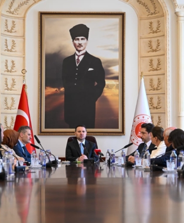 bakan-gurlek-uyusturucu-madde-kullanimi-gunumuzun-en-buyuk-sorunlarindan-biri-P9vk8djX.jpg